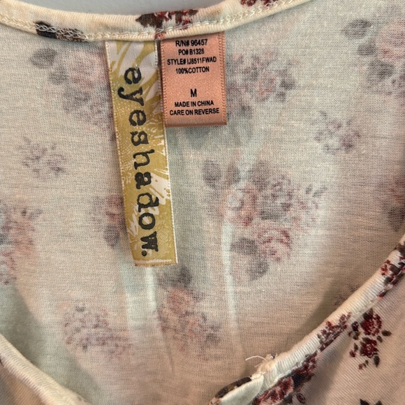 Eyeshadow | Cream Floral Ruffle Tank Top - Picture 4 of 8